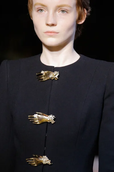 Look 1